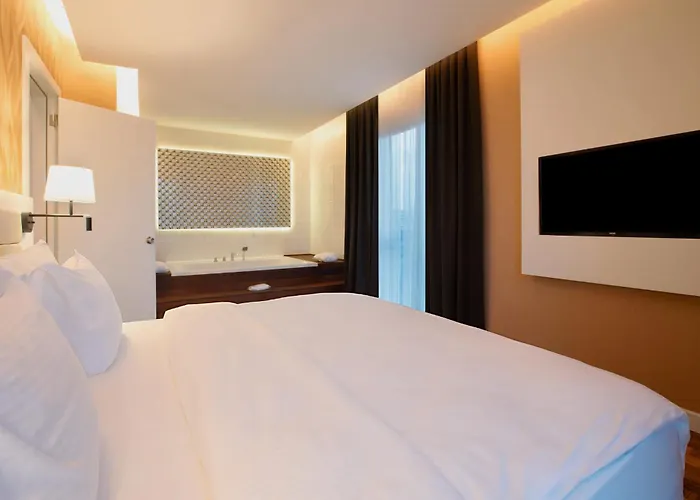 Eskisehir Hotels With Jacuzzi in Room