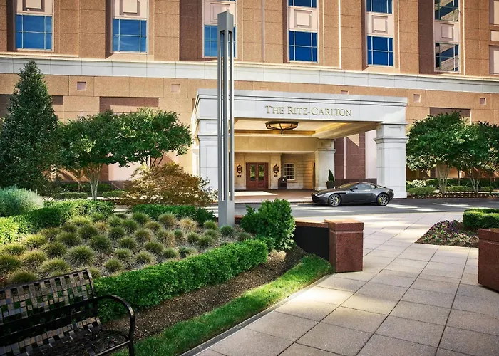 Tysons Corner Hotels With Jacuzzi in Room