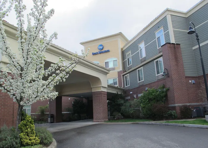 DuPont Hotels With Jacuzzi in Room
