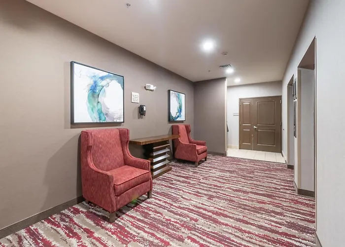 Brooklyn Hotels With Jacuzzi in Room